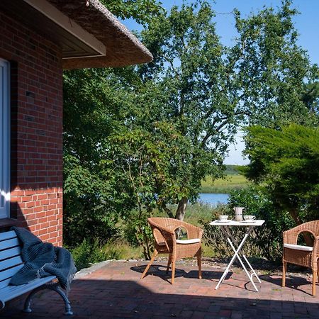 Villa Reetdachhaus Eiderblick Breiholz Exterior foto